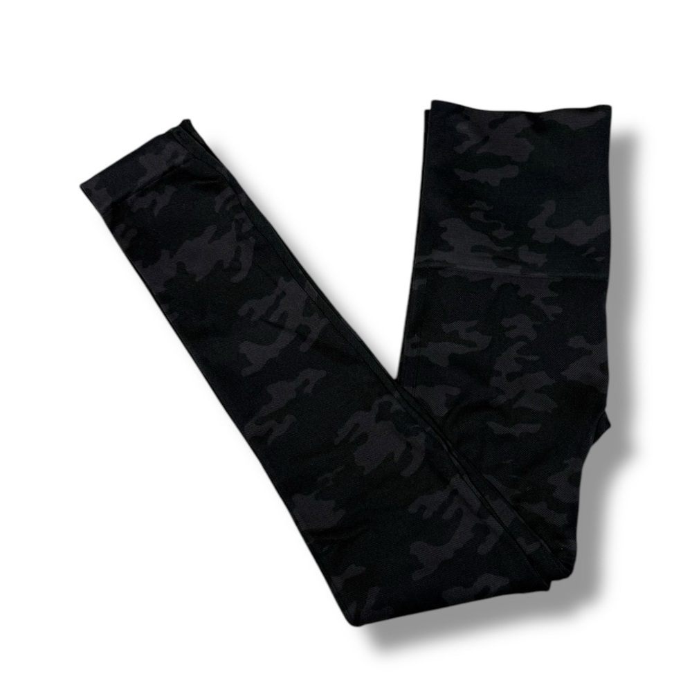 Spanx Women's Seamless Leggings Black Camo Size Medium